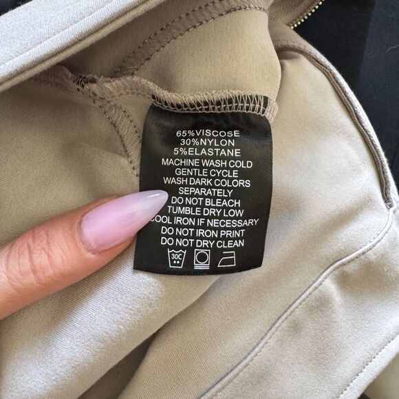 Maniere De Voir Gray and Black Pants Size 8 - Picture 7 of 8